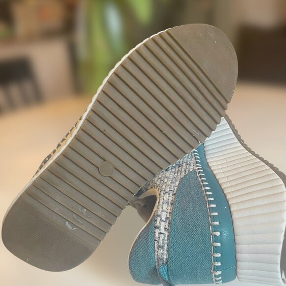 Women's Persephone Sneakers with Memory Foam Insole - Universal Thread™ Size 11 - Picture 4 of 4